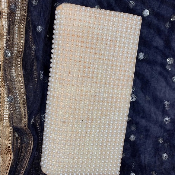 Pearl Cream Plush Evening Clutch Purse - Picture 4 of 4